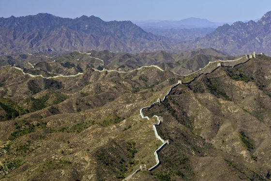 Великая китайская стена панорама фото сделано летом.