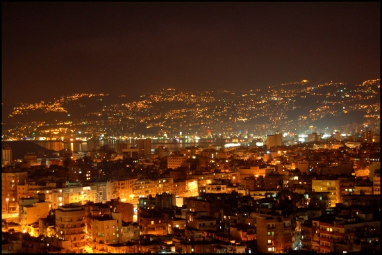 Бейрут панорама ночного города.