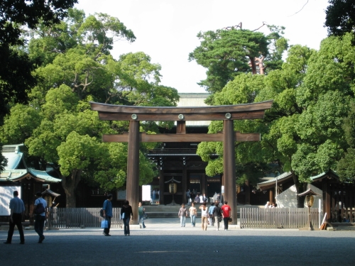 Токио - Храм Meiji Shrine - красивый храм.