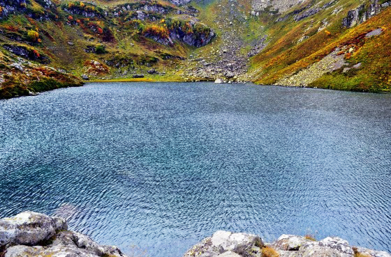 Озеро Мзы - второе по популярности озеро Абхазии.