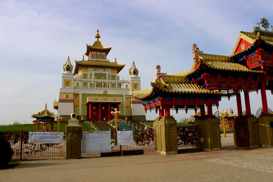 Буддийский храм в Элисте это главная достопримечательность города.