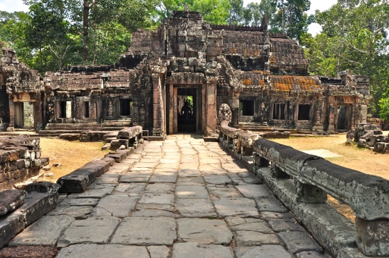 Храмы Ангкор Вата - вход в руины храма.