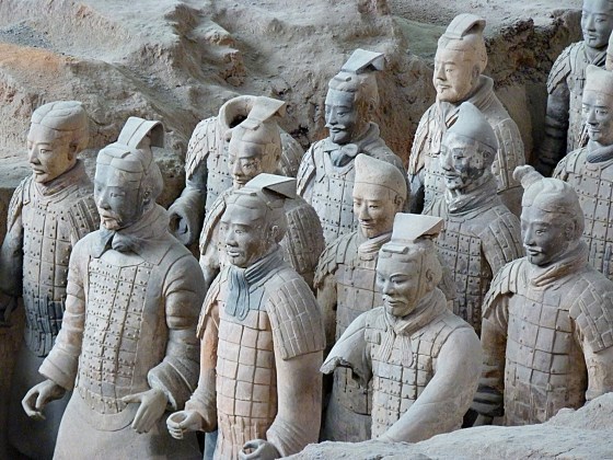 Достопримечательности Китай фото и описание - статуи китайских воинов.