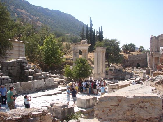 Руины Эфеса что рядом с Измиром.