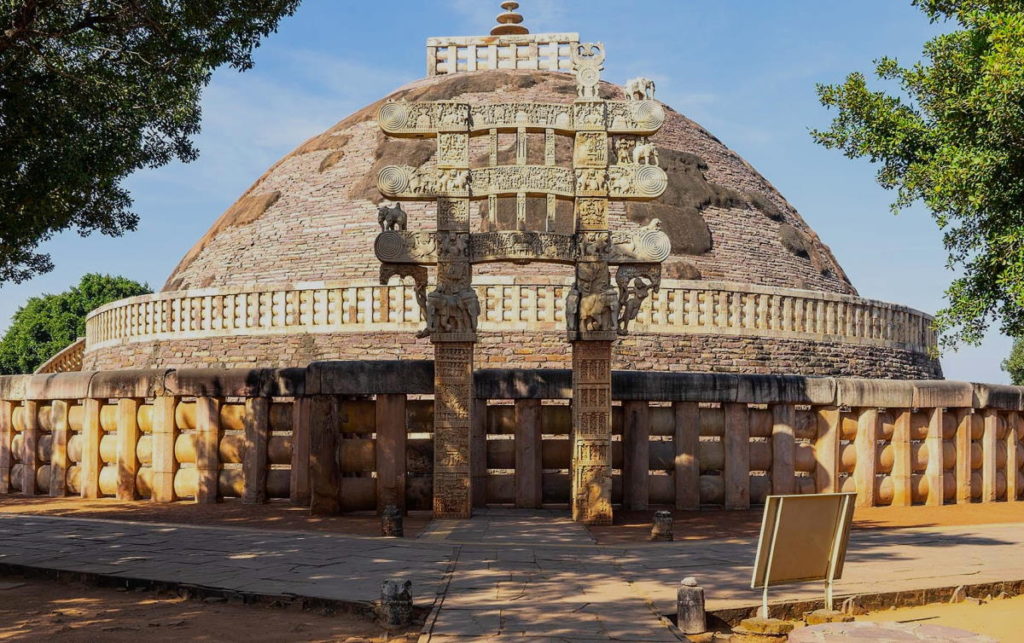 Великая ступа в Санчи, штат Мадхья-Прадеш, является буддийской святыней в Индии.