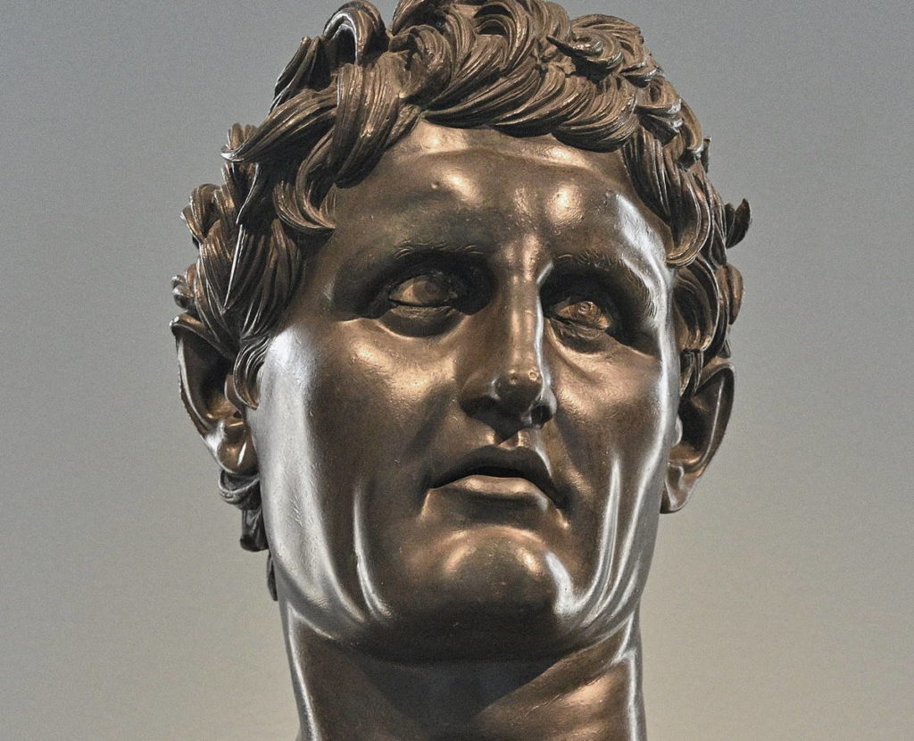 Римская копия бронзовой статуи Селевка, найденной в Геркулануме. Блог ancient-east.ru